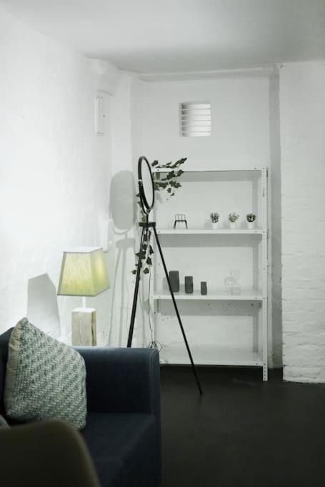 Central, Cozy & Beautiful Designed 2-Rooms Apt. Near River Berlin Exterior foto