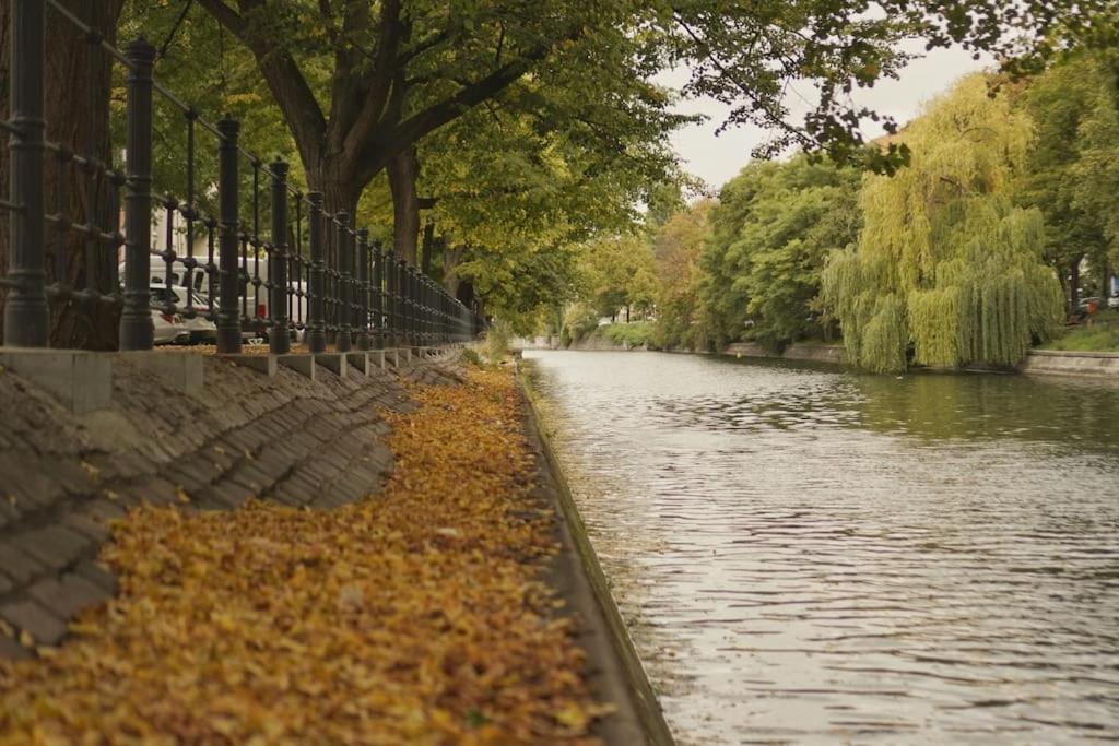 Central, Cozy & Beautiful Designed 2-Rooms Apt. Near River Berlin Exterior foto